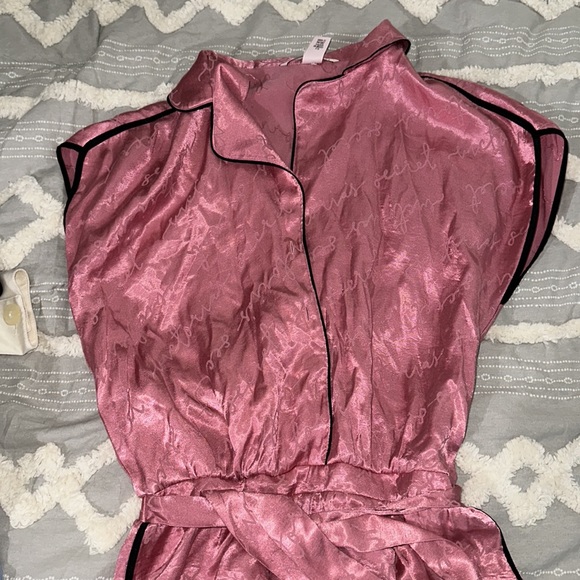 Victoria Secret pink sleep romper size small - Picture 2 of 3